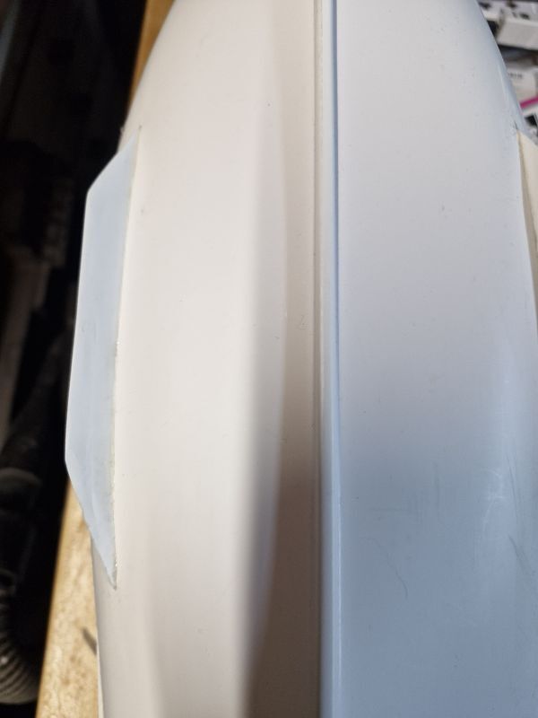 Der Rumpf von unten mit seinen Stabilisierunsflossen