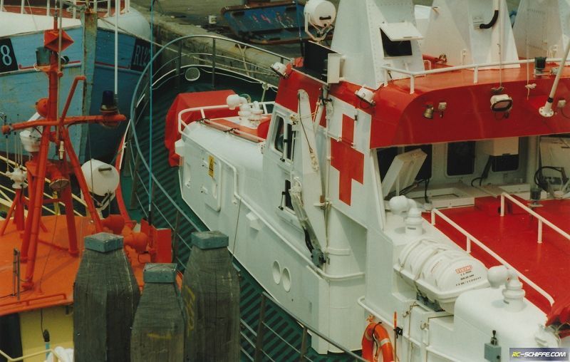 Emile Robin von 1989 mit dem roten Kreuz