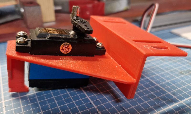 Rudermaschinenhalter