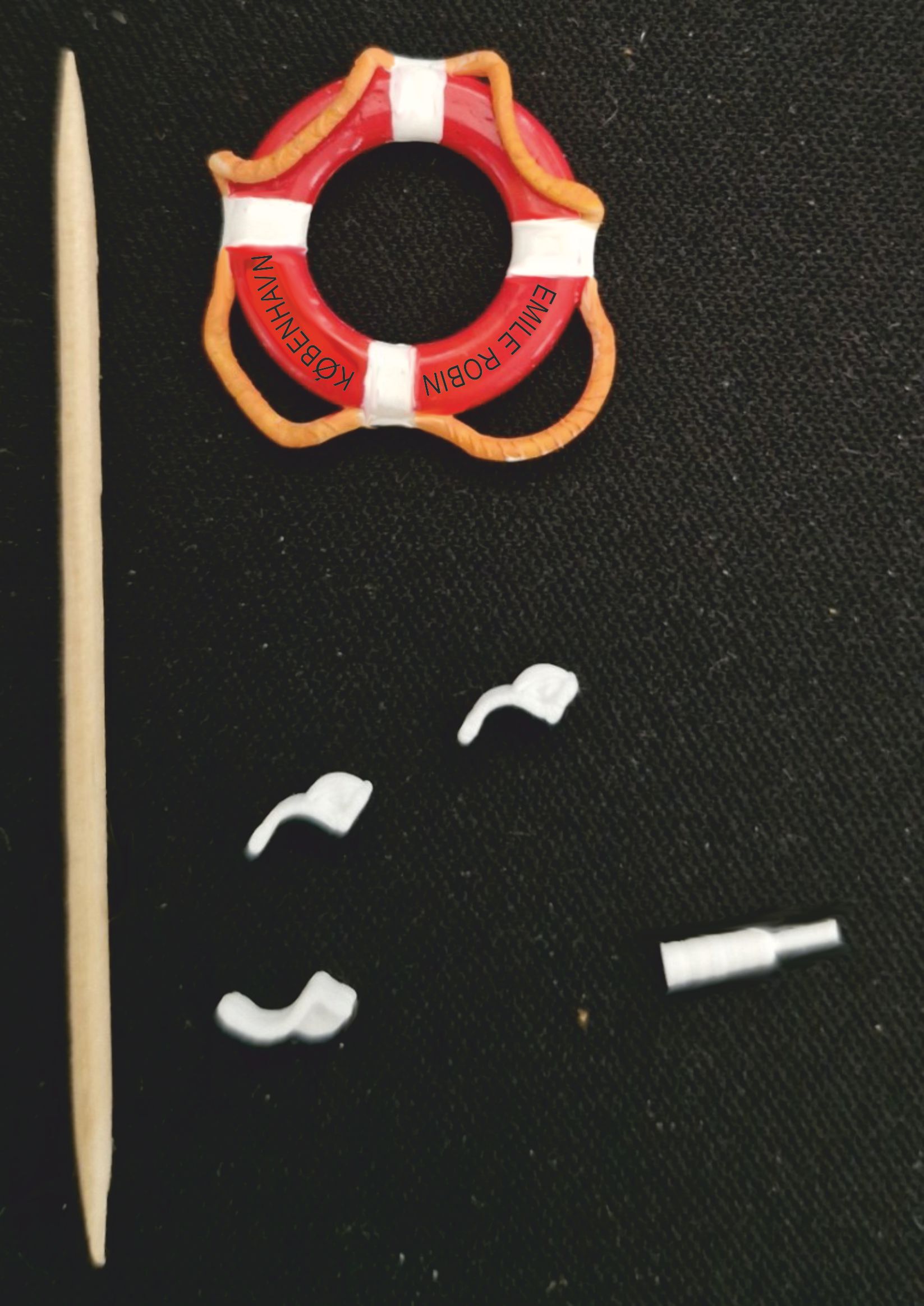Rettungsring mit Halterung und Boje