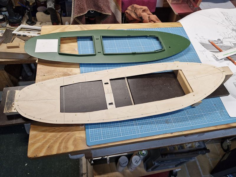 Schablone für den Relingbau, hiermit wurden die löcher für die Relingstüzen übertragen