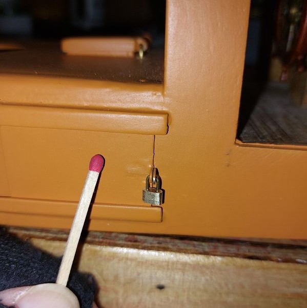 Vorhängeschloß im M 1:25