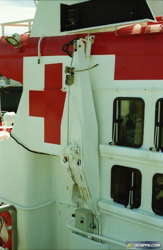 Emile Robin von 1989 mit dem roten Kreuz