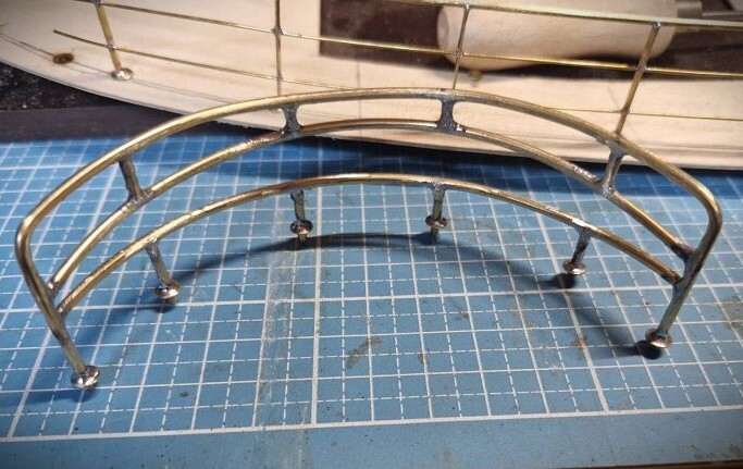 Der Relingbau auf einer Deckschablone